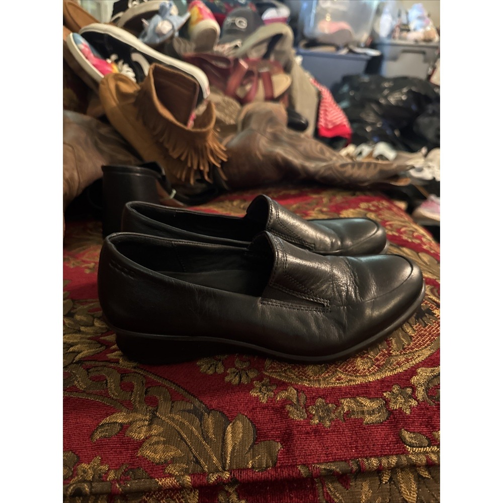 Ecco Black Slip On Leather Square Toe Comfort Loafers Women's Size 6